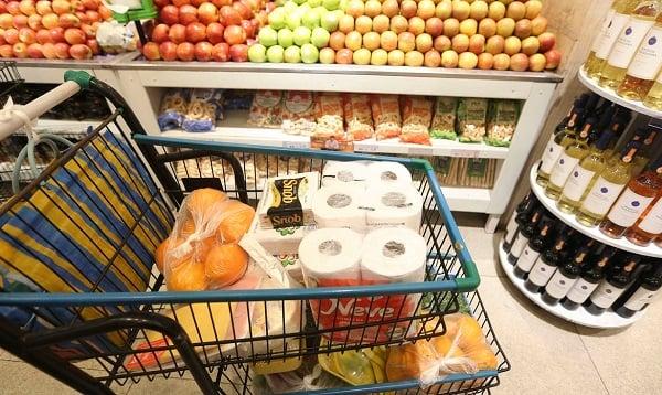 Chuvas e bloqueio na BR-304 vão interferir em preços nos supermercados do RN, diz Assurn