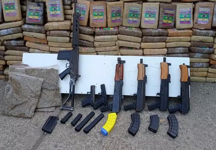 Fuzis e pistolas que seguiriam para Favela da Rocinha foram produzidos na Europa, diz polícia