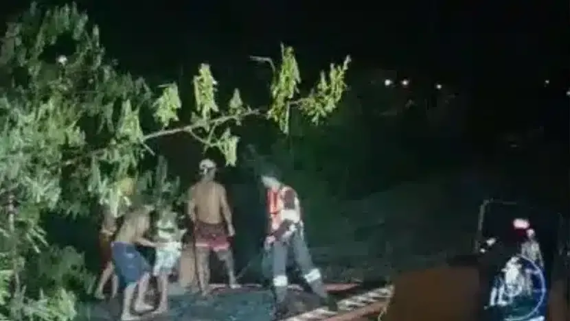 Jovens são resgatados pelos Bombeiros após ficarem isolados em rio no RN