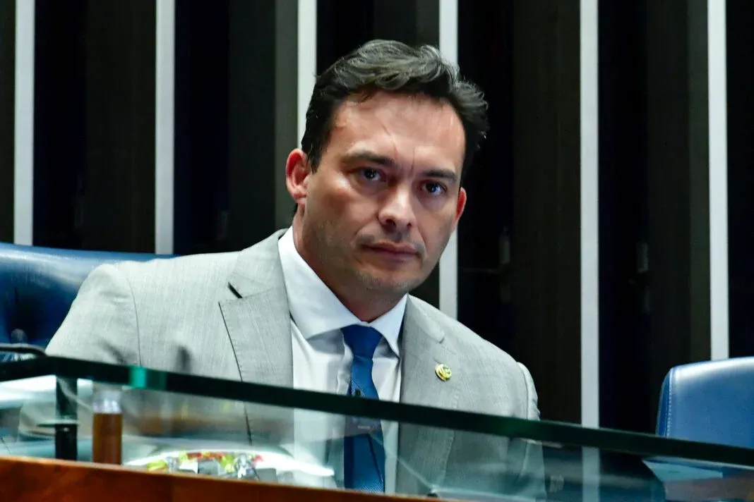 Senador acusa Governo de impedir avanço do Estado