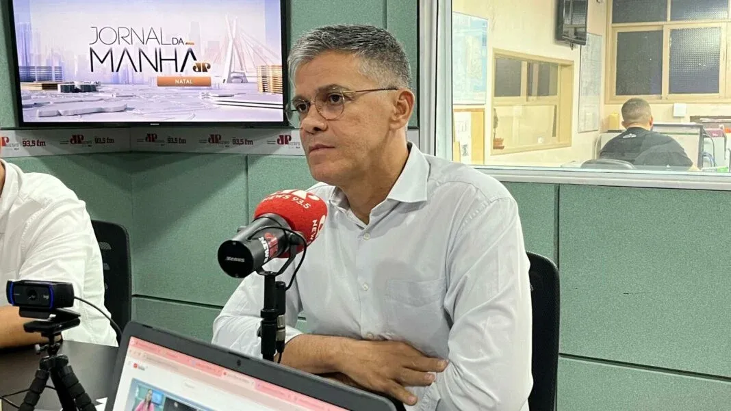 Deputado critica bancada do PT e quer aprovação de projeto contra uso da maconha