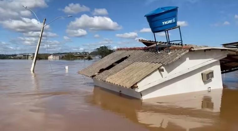 Entenda como funciona cobrança de aluguel em casos de inquilinos afetados por desastres naturais