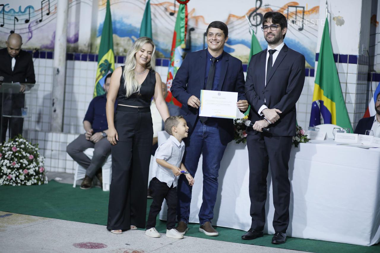 Yago Santana é diplomado e celebra reeleição como vereador em Georgino Avelino