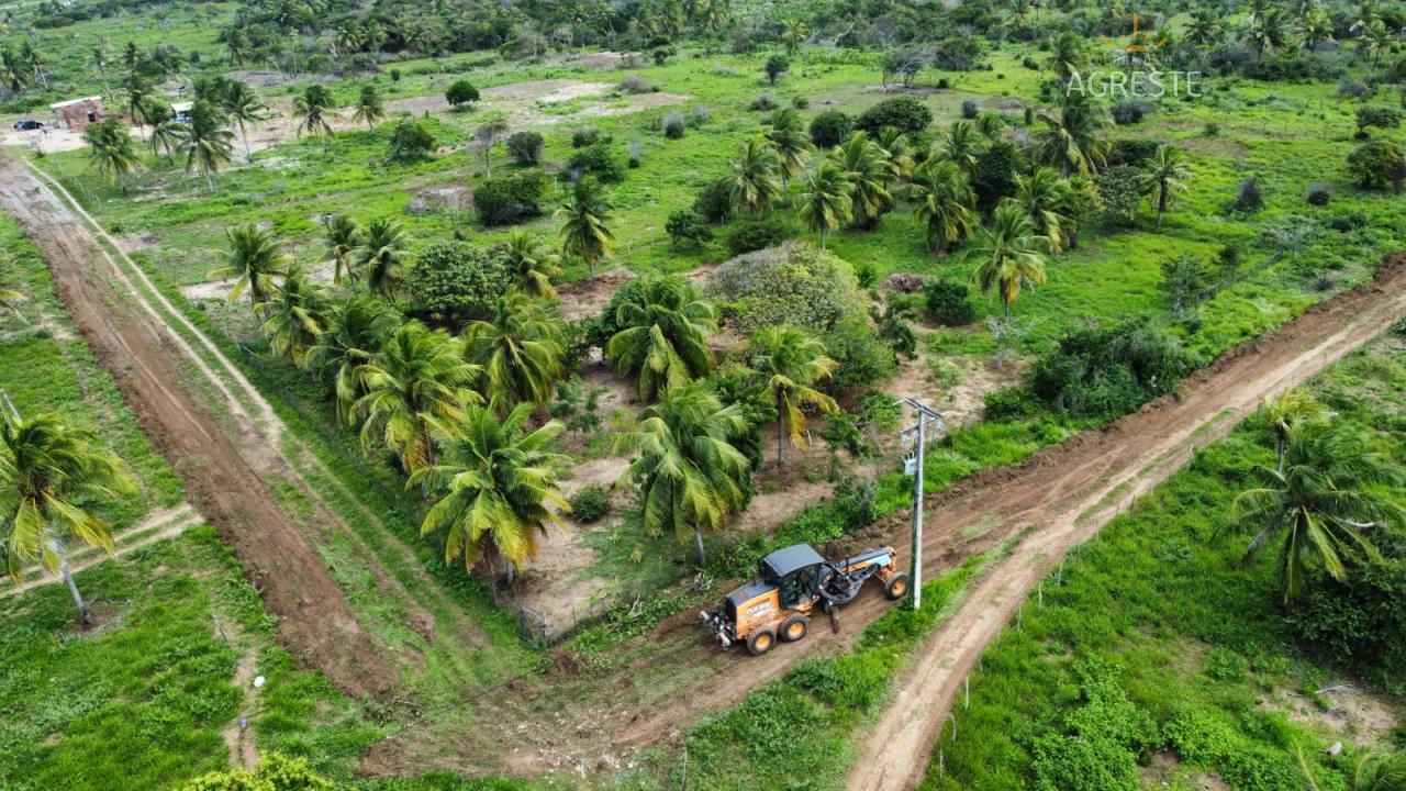 DENÚNCIA GRAVE: Máquina do PAC é usada indevidamente pela gestão municipal de Canguaretama em terreno privado