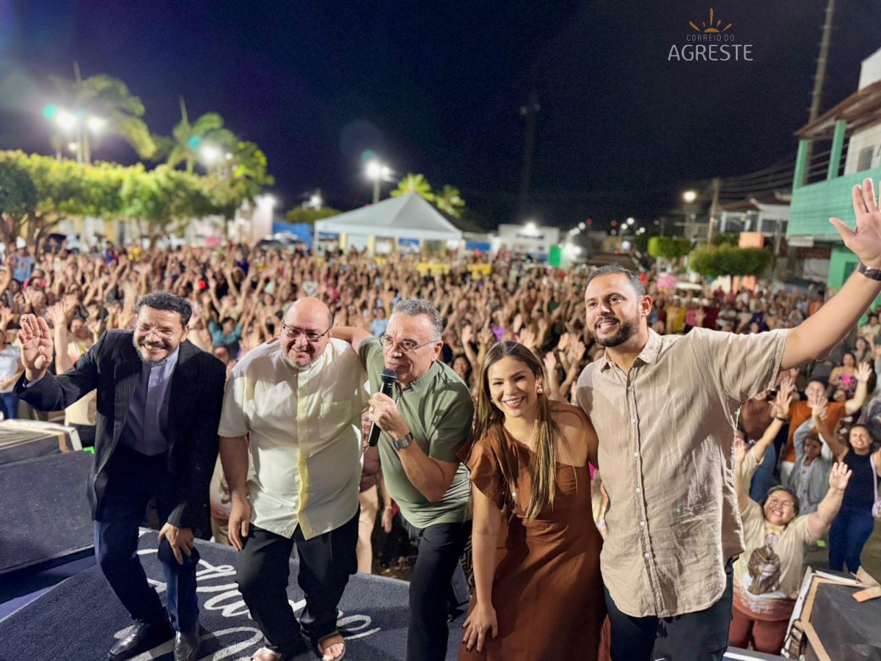 Pedra Grande celebra festa de São Francisco de Assis com show de Padre Nunes na Praça Pública