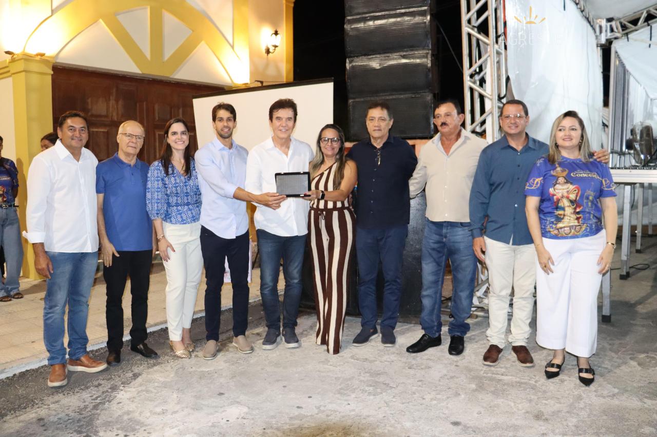 DEPUTADO FEDERAL ROBINSON FARIA RECEBE TÍTULO DE CIDADÃO DE SERRA CAIADA
