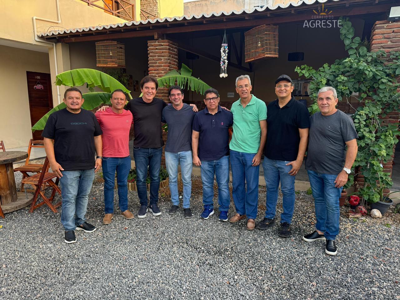 Deputado Robinson Faria participa de agenda em Assú ao lado do prefeito Lula, ex-prefeito Gustavo e vereadores da base