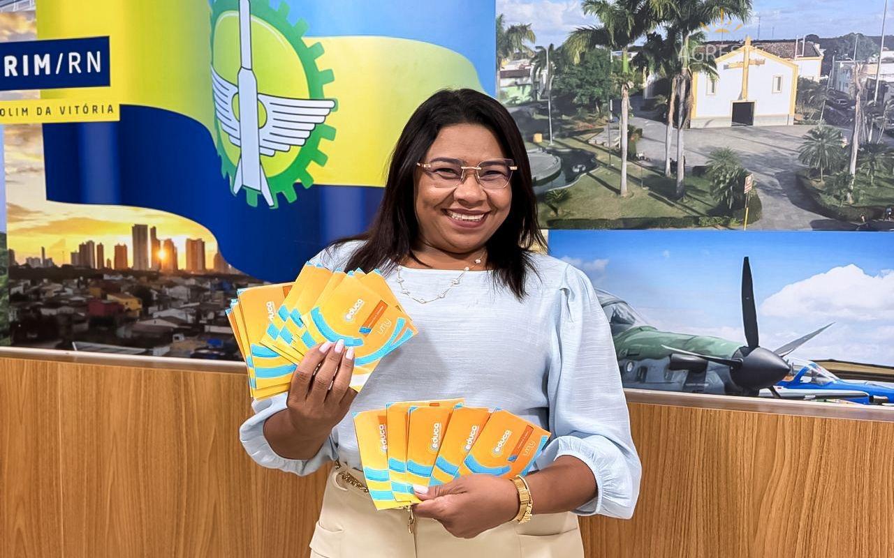 Com Cartão Educaparnamirim, Gestão Nilda inova na educação para compra de Kit Escolar