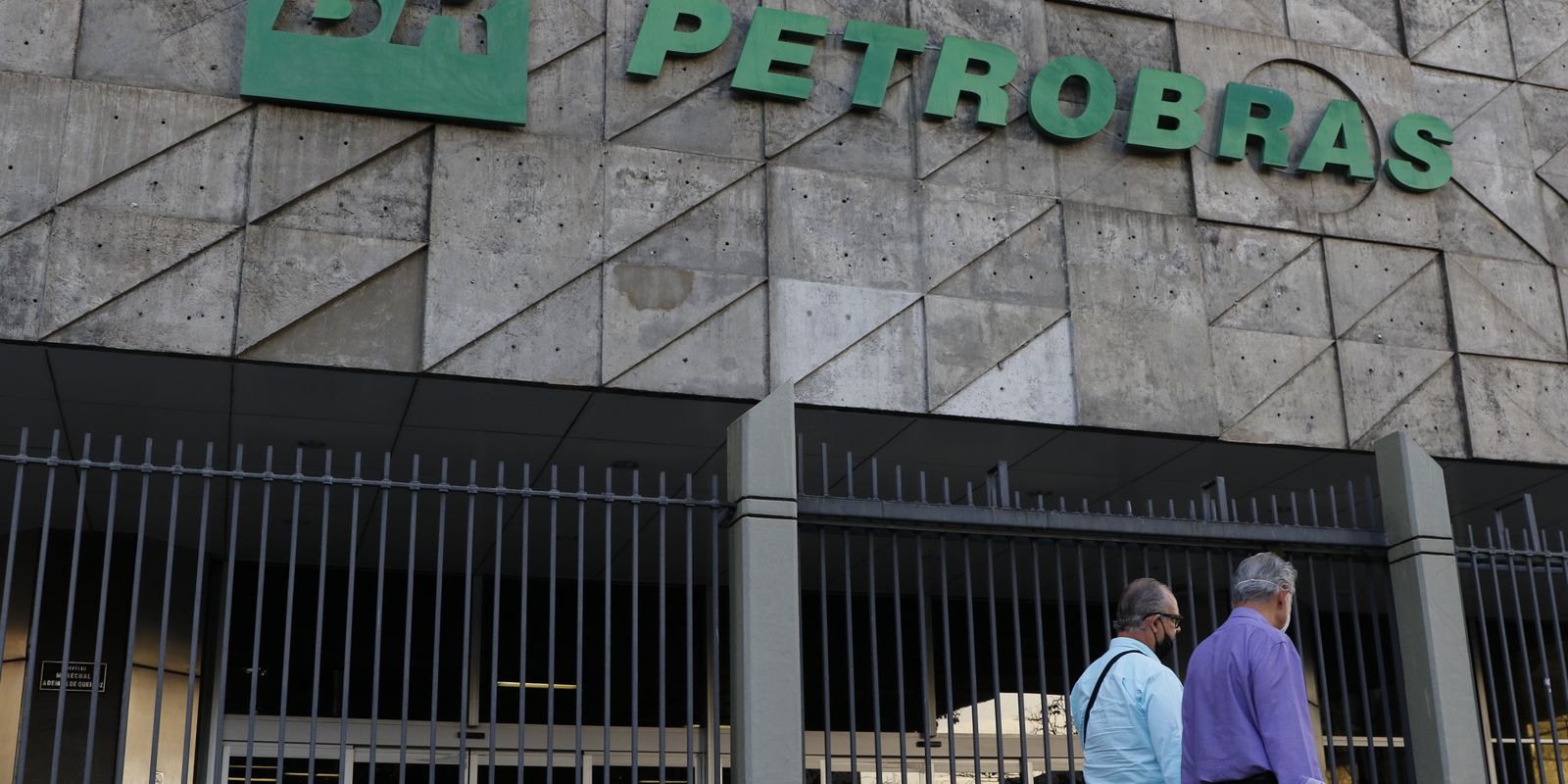 Petrobras aprova adesão ao programa do governo para baratear diesel