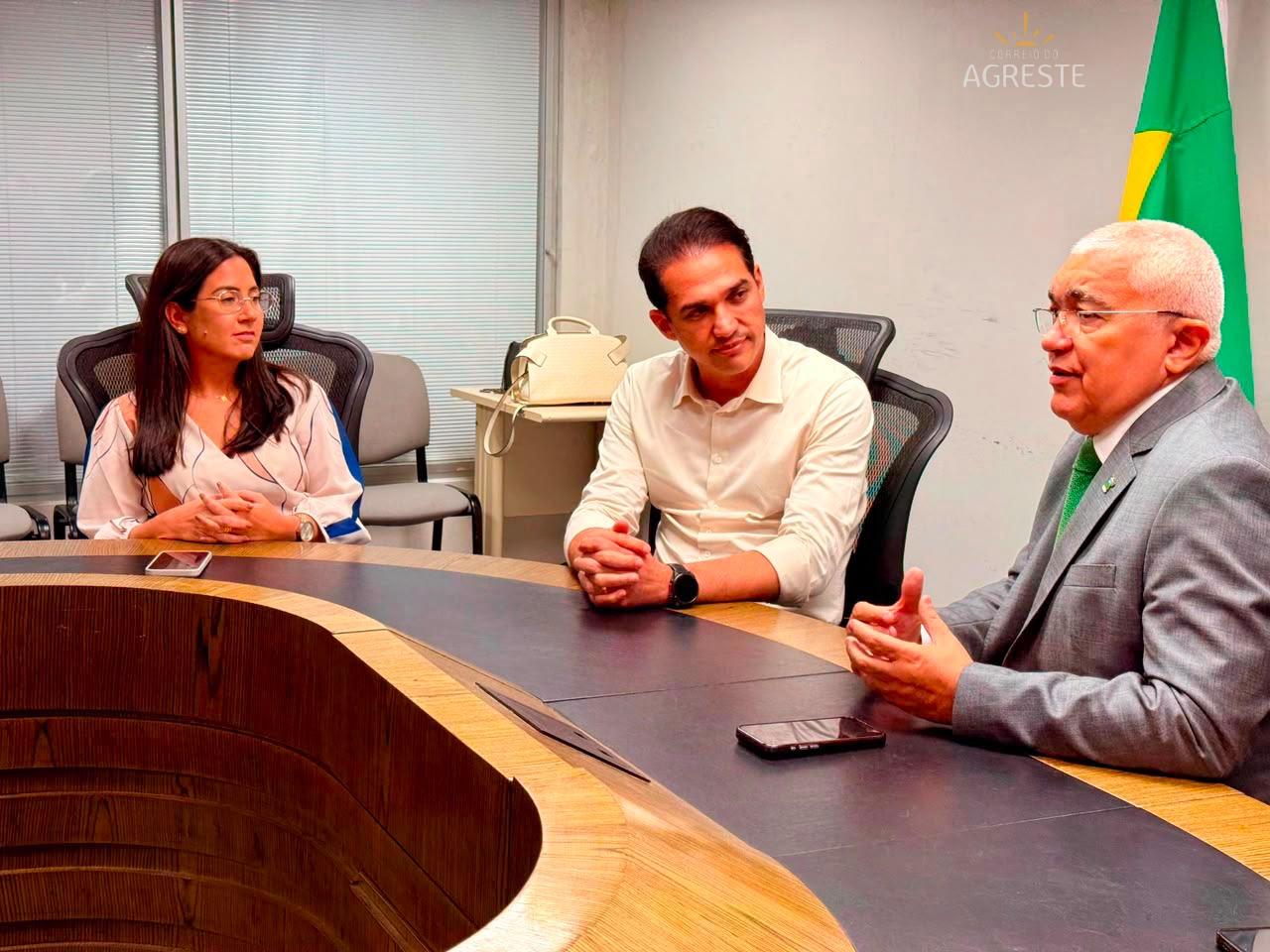 Com articulação do deputado Kleber Rodrigues, Prefeita Andrezza Brasil garante apoio das forças de segurança para o 5º Gastrofest Tapuia