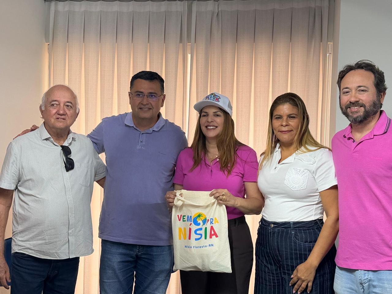 Nina Souza amplia apoio político no RN com adesão de prefeitos e lideranças