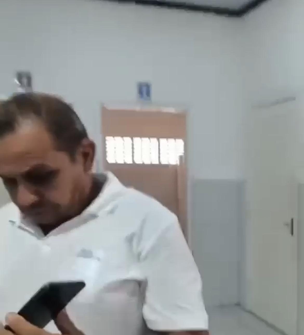 [URGENTE] PROFESSORA É AGREDIDA DENTRO DE LOCAL DE VOTAÇÃO NO BOSQUE DAS COLINAS; PRÉ-CANDIDATA A VEREADORA E MARIDO SÃO CONDUZIDOS ATÉ DELEGACIA