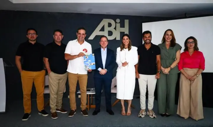 Cadu de Lula destaca compromisso com o crescimento do turismo em encontro com a ABIH-RN