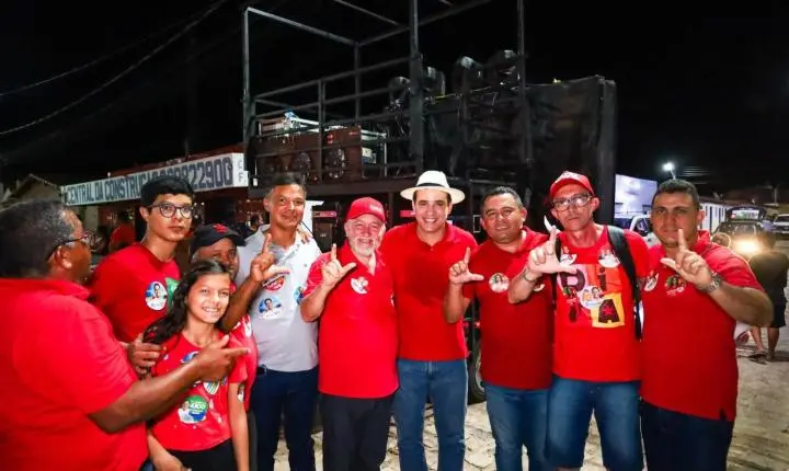 Cadu de Lula é recebido com festa nas ruas de Caiçara do Rio do Vento
