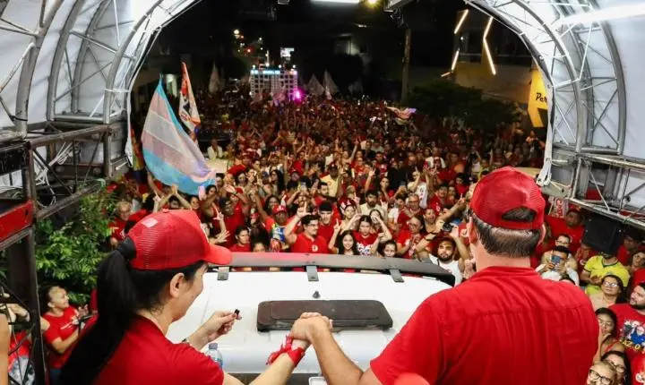 Cadu de Lula reúne multidão em piseiro na cidade de Santa Cruz