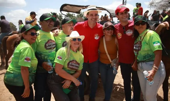 Com apoio do prefeito Jefferson Gomes, ex-prefeito, vereadores e lideranças, Rafael participa da maior cavalgada do Agreste em Brejinho