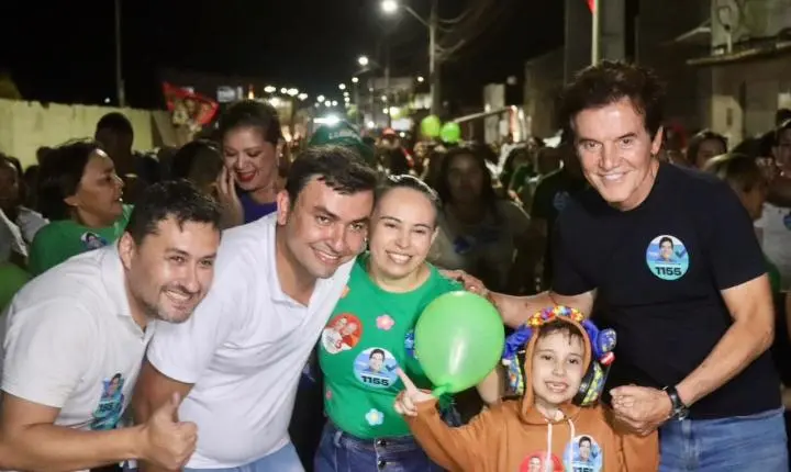 Lajes abraça Robinson Faria em uma das maiores manifestações políticas já vistas na cidade, ao lado do prefeito Felipe Menezes