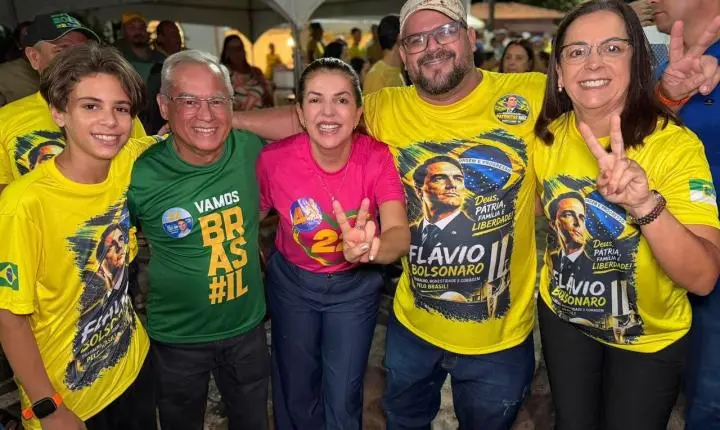 Nina Souza participa de carreata pelas ruas de Monte Alegre em apoio a Flávio Bolsonaro