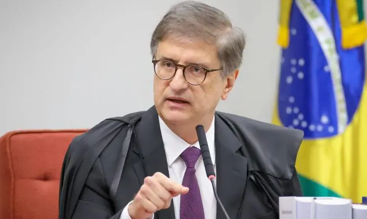 PGR não vê abuso de André Mendonça em investigação contra Moraes