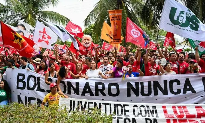 Samanda se une à comunidade da UFRN em grande mobilização de apoio a Lula